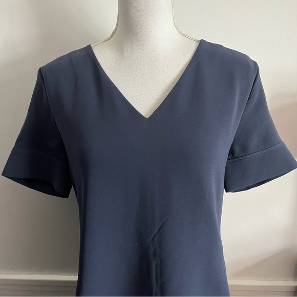 Theory • V-Neck Banded Shift Dress Blue Admiral Crepe Light - Picture 4 of 8